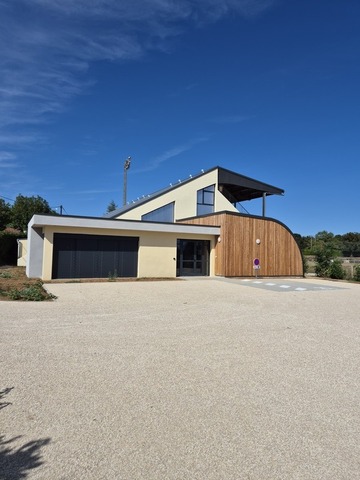 Référence en ingénierie : Rénovation et extension du Dojo et Vestiaires de Rugby de Gramat (46500)